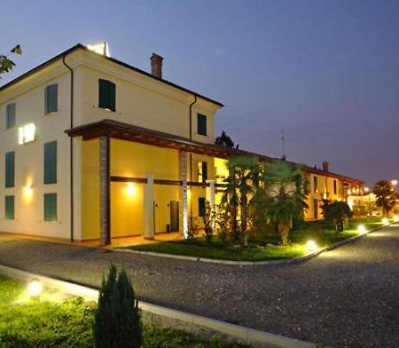 Hotel Gabarda Carpi Kültér fotó