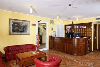 Hotel Gabarda Carpi Kültér fotó