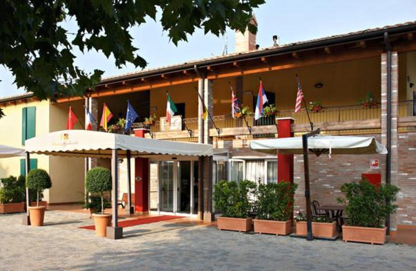 Hotel Gabarda Carpi Kültér fotó